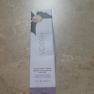 VOESH Lavender Land Vegan Body Crème - White